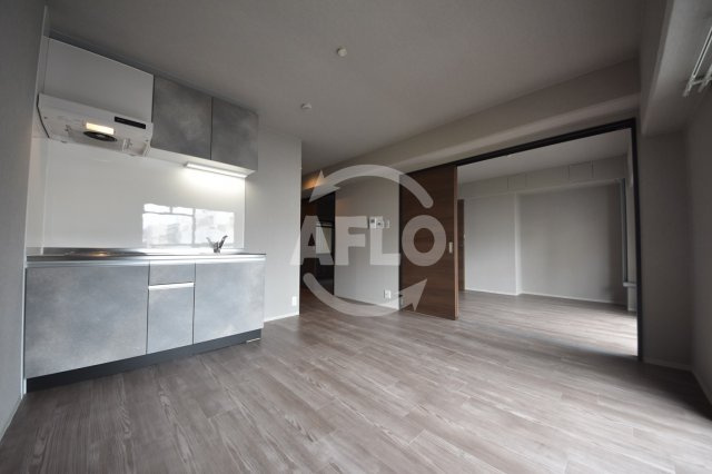 ARCADIA INN（アルカディアイン）　明治小学校区の居間・リビング|ARCADIA INN（アルカディアイン）　リビング・ダイニングスペース