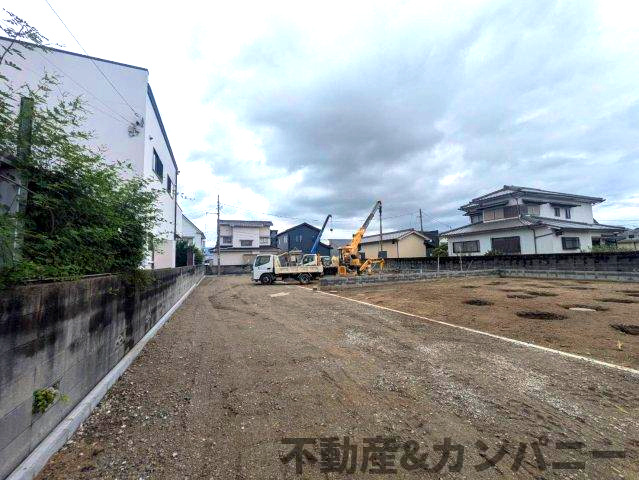 ハートフルタウン市坪北2期C号棟　市坪北の新築分譲戸建（全3棟）の前面道路含む現地写真|前面道路含む現地写真です