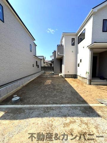 ハートフルタウン市坪北2期C号棟　市坪北の新築分譲戸建（全3棟）の前面道路含む現地写真|前面道路含む現地写真です