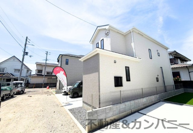 ハートフルタウン市坪北2期C号棟　市坪北の新築分譲戸建（全3棟）の前面道路含む現地写真|前面道路含む現地写真です