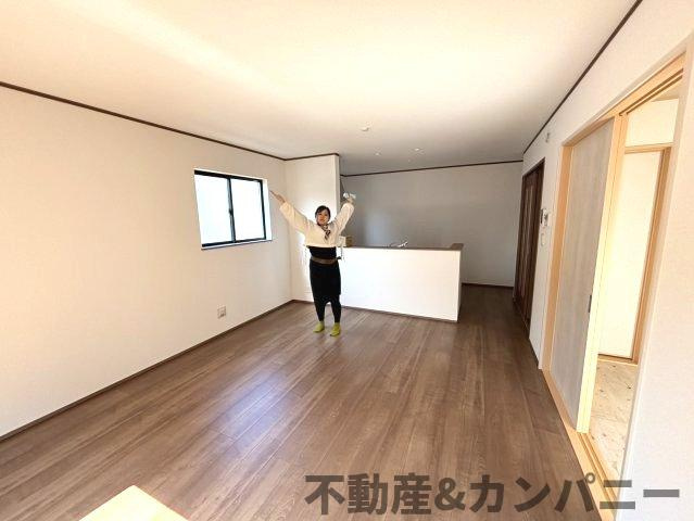 ハートフルタウン市坪北2期C号棟　市坪北の新築分譲戸建（全3棟）の居間・リビング|リビングです