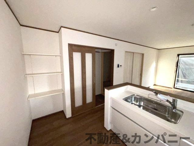 ハートフルタウン市坪北2期C号棟　市坪北の新築分譲戸建（全3棟）のキッチン|コンパクトなキッチンで掃除もラクラク