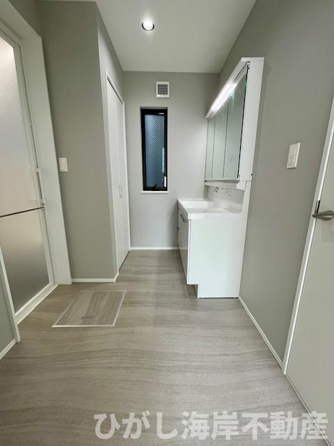 中郡二宮町山西　新築戸建　全２棟の脱衣所|脱衣スペース