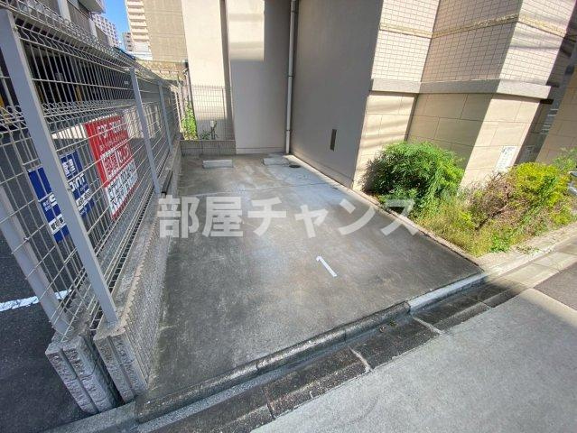 ポルタニグラ大須の駐車場