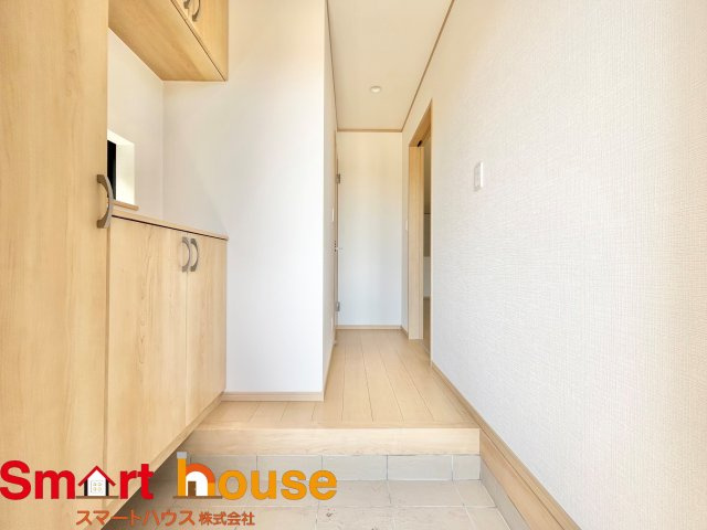 【玄関】 | 綾瀬市深谷中　新築3棟 | 玄関から見た家の中です！