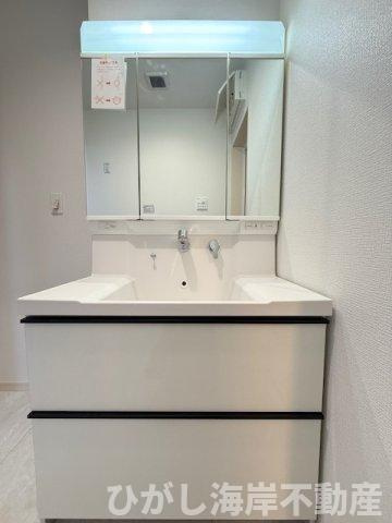 茅ヶ崎市香川4丁目　新築戸建　全６棟の独立洗面台|三面鏡化粧台