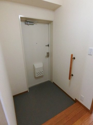 【玄関】 | フレール鶴山台100棟