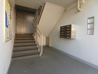 【エントランス】 | フレール鶴山台100棟