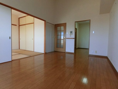 【居間・リビング】 | フレール鶴山台100棟