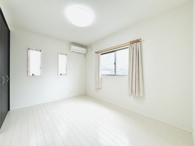 太田市龍舞町　中古住宅の居間・リビング