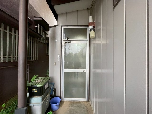 牛久市南１丁目　中古戸建の玄関