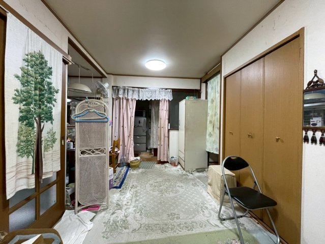 牛久市南１丁目　中古戸建の居間・リビング