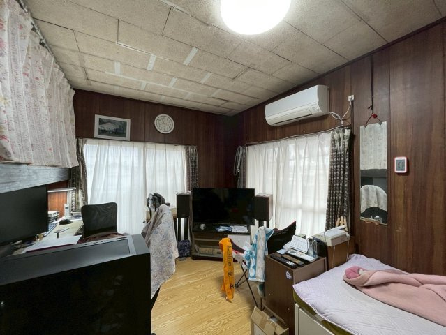牛久市南１丁目　中古戸建の洋室