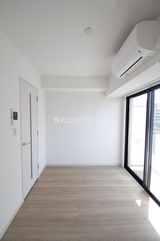 Zest横浜の居間・リビング