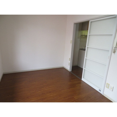 【居間・リビング】 | グリーンフラッツ旗の台 | 居室