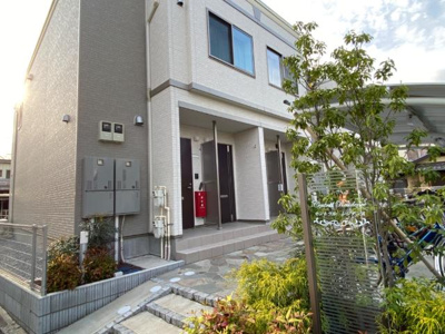 【外観】 | セントラル　レジデンス | 外観写真（昼）