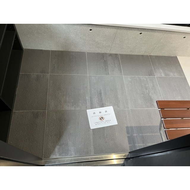 ＫＯＳＴＩＣ　ＭＩＮＯＷＡの玄関