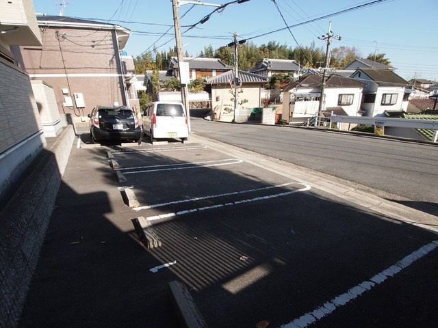 アバンツァートの駐車場