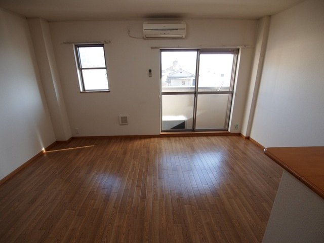 アバンツァートの居間・リビング