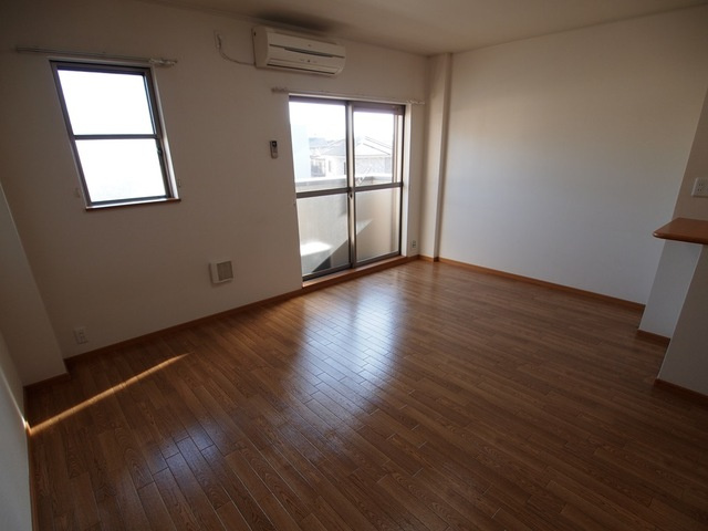 アバンツァートの居間・リビング