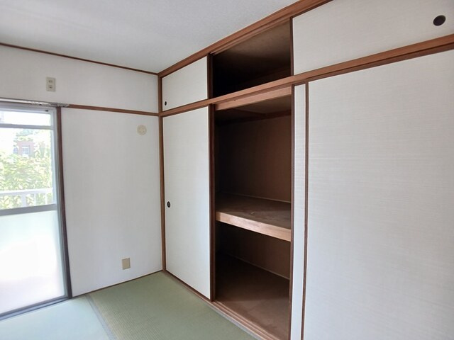 三室山コープタウンの寝室