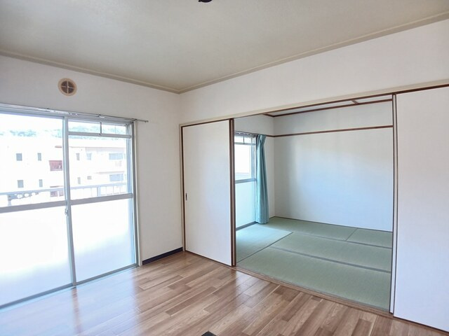 三室山コープタウンの居間・リビング