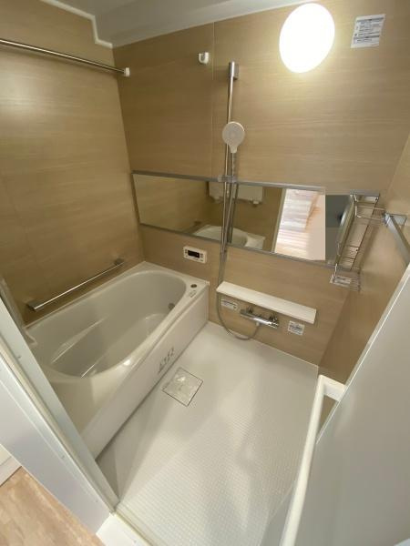 ウイング高崎の浴室|浴室乾燥機付きで天候が悪い日でも手軽に衣類を乾燥させることができます。