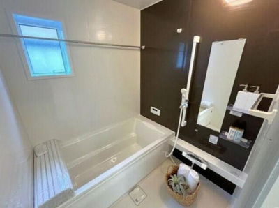 【浴室】 | 前橋市南24-1期(1号棟) | ゆったりと寛げる大型バスタブ。
足を伸ばしたまま入浴可能です。
浴室乾燥機付きで天候が悪い日でも洗濯をして衣類を乾燥させることができます。