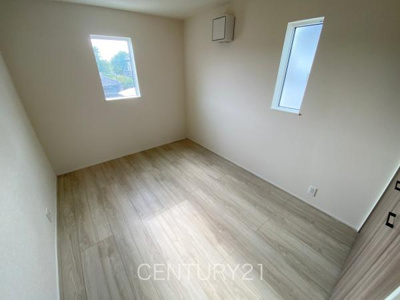 【洋室】 | 前橋市南町24-1期（3号棟） | ２面採光の明るい洋室です。