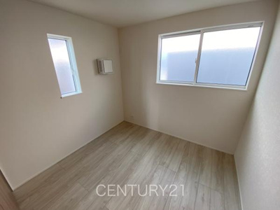 【洋室】 | 前橋市南町24-1期（3号棟） | ２面採光の明るい洋室です。