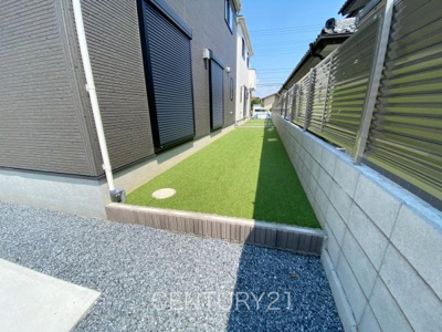 【庭】 | 前橋市南町24-1期（3号棟） | 人口柴を設置