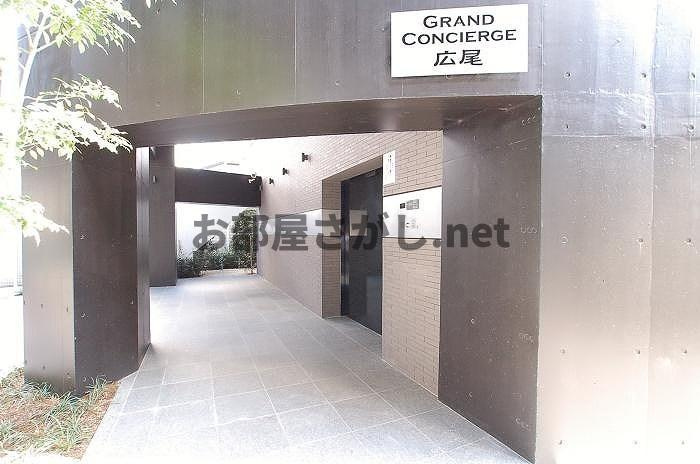 グランドコンシェルジュ広尾のエントランス|清潔なエントランスです