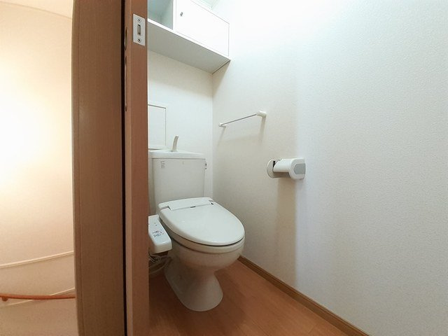 ベルズかたかごＢのトイレ|清潔感のあるトイレです