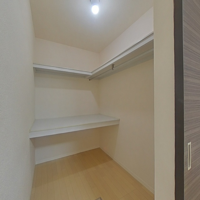 岐阜市粟野西１丁目のアパートの収納|WIC