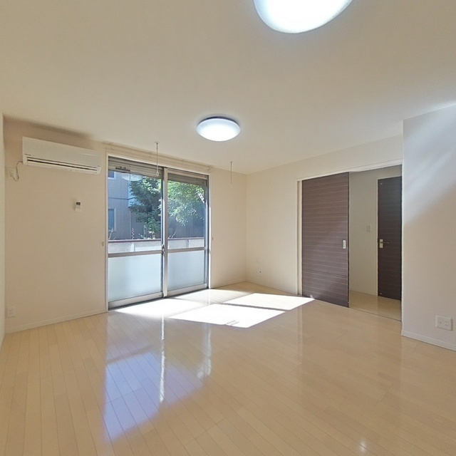 岐阜市粟野西１丁目のアパートの居間・リビング