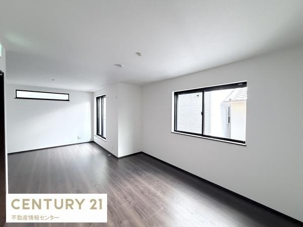 【居間・リビング】 | 酉島６丁目　新築戸建 | 設計住宅性能評価取得済
建設住宅性能評価書取得予定！
安心・安全の認可を受けた新築住宅！