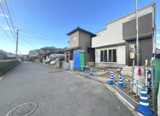 【前面道路含む現地写真】