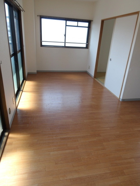 プロニティ江川の居間・リビング|★広いリビング★