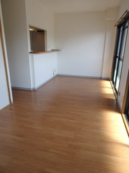 プロニティ江川の居間・リビング|★広々としたリビング★