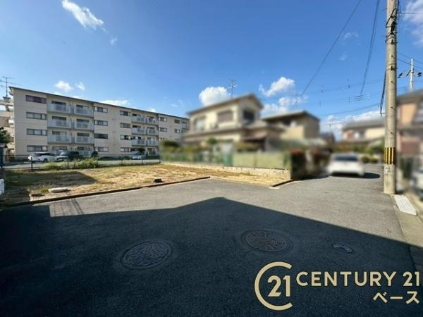 香芝市鎌田の売地の前面道路含む現地写真