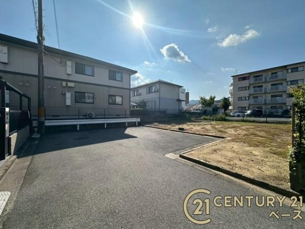 香芝市鎌田の売地の前面道路含む現地写真
