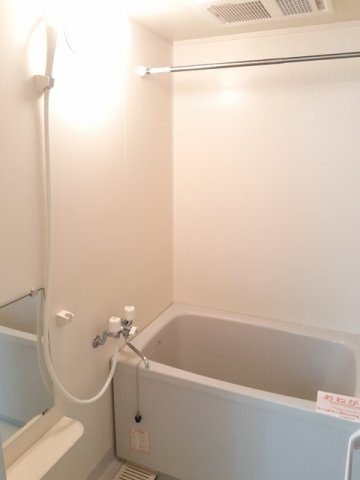 メゾンドアンジュＡの浴室