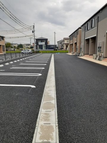 カーサ・フィオーレⅠの駐車場