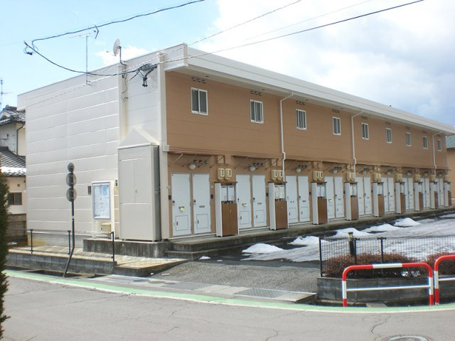 レオパレスブルガリの外観