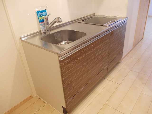 サニーキャンプ東雲Ⅰのキッチン