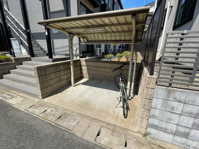 レオパレスウインドコートのその他|駐輪場