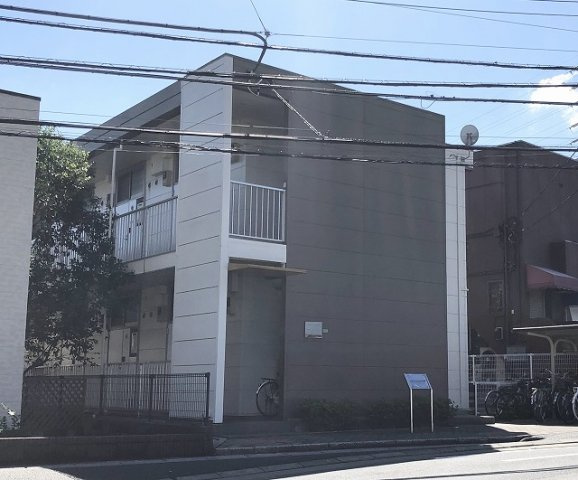 レオパレスステーションプラザの外観