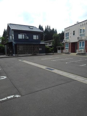 【駐車場】 | ストロベリ－フィ－ルズ | 駐車スペースもあります