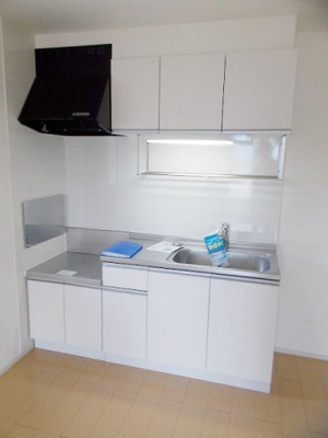 【キッチン】 | ストロベリ－フィ－ルズ | コンパクトなキッチンで掃除もラクラク