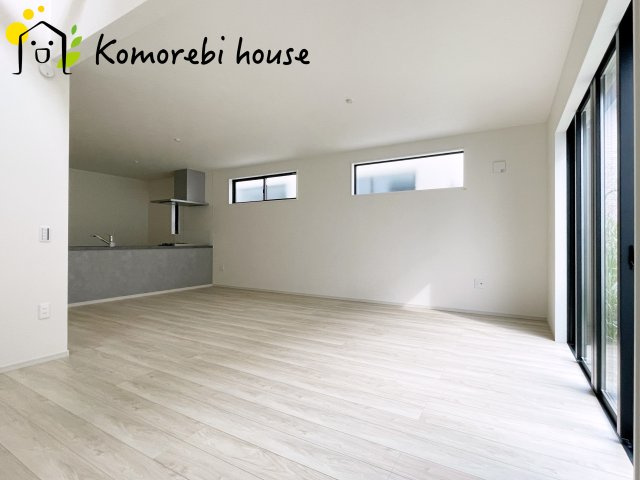 上尾市浅間台　12期　新築一戸建て　グレース　01の居間・リビング|ゆったりとしたリビングです